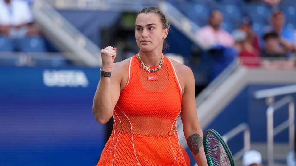 Арина Соболенко победила Линду Носкову – 7:6, 3:6, 7:6 – и вышла в полуфинал US Open-2026. Решающий тай-брейк завершился со счетом 10:7.