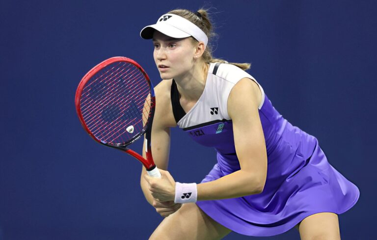 Рыбакина взяла реванш у Стародубцевой и вышла в 1/8 финала US Open-2026