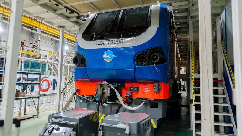 Alstom поставит в Украину собранные в Казахстане комплекты для электровозов / Серикжан Ковланбаев