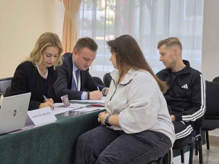 Проживающие в Казахстане россияне начали голосовать на выборах в Госдуму