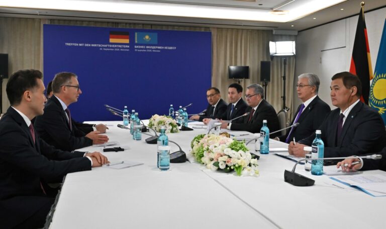 Тоқаев Германияда Siemens, Linde және Aurubis басшыларымен кездесті