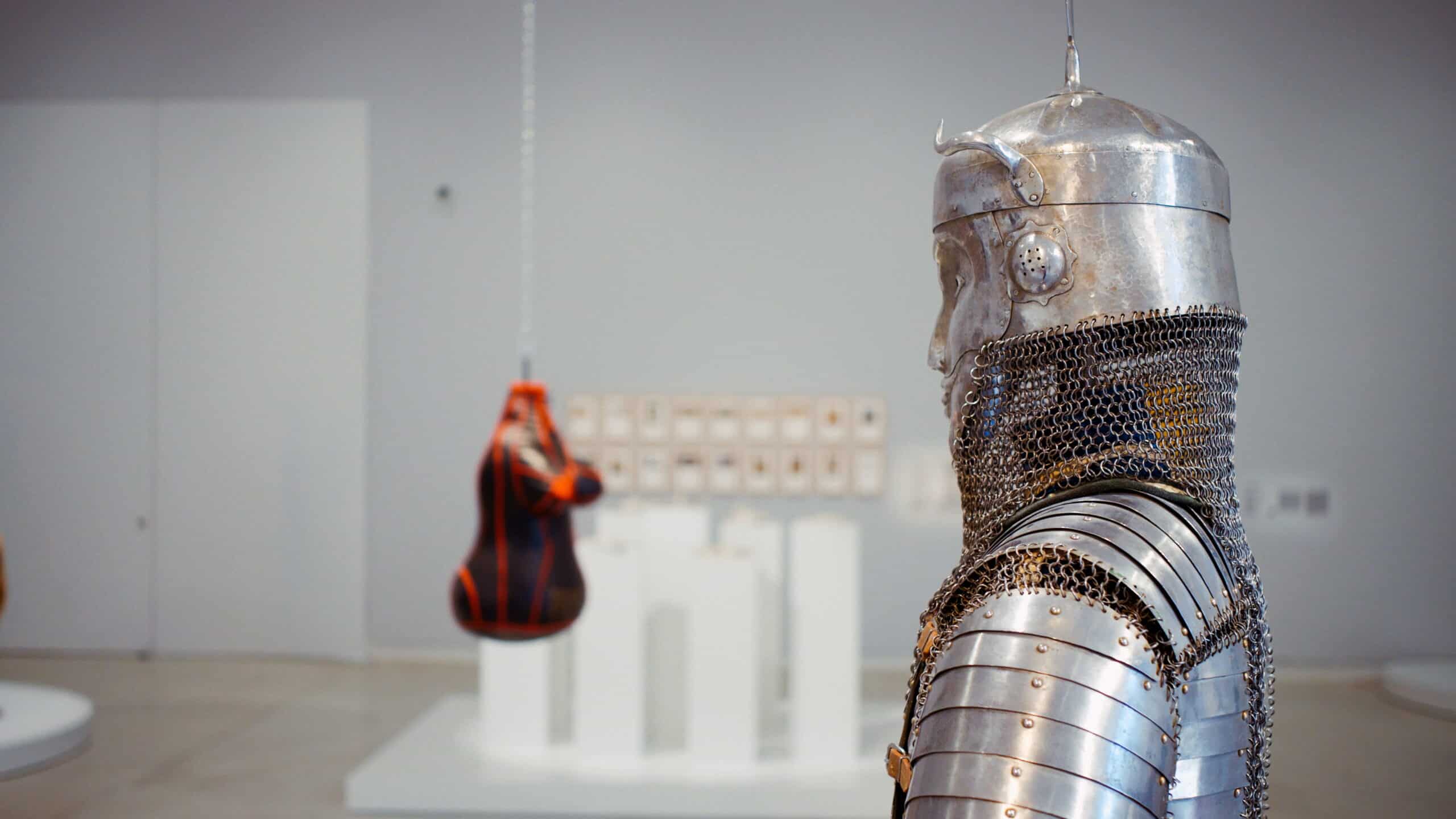 Груша в виде женщины и манты из глины: о чем новая выставка Almaty Museum of Arts