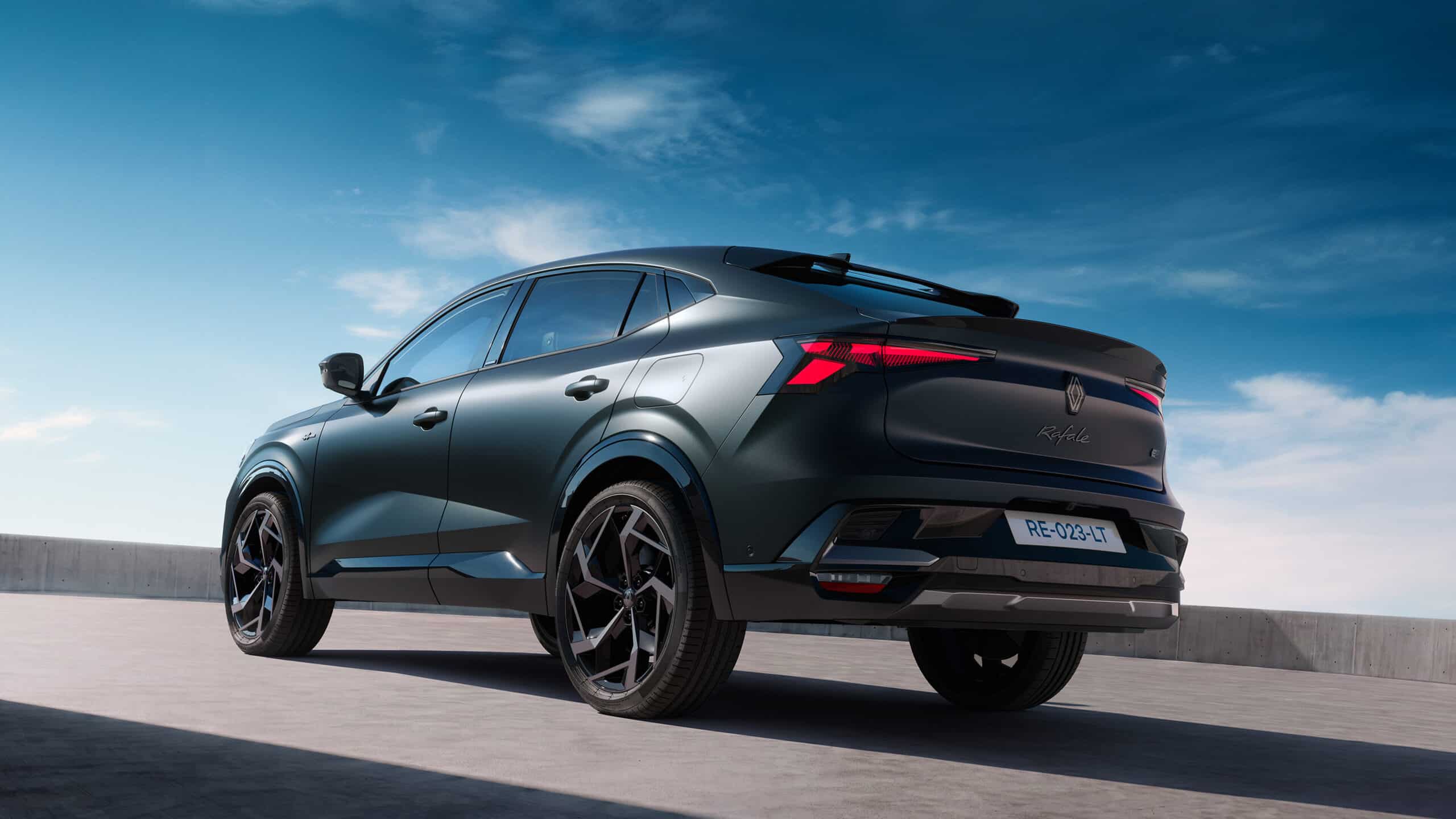 Renault Rafale, Renault Rafale Hypnotic, самый дорогой Renault, кроссовер Renault, Rafale 300 л.с., Renault Казахстан, Renault 2026