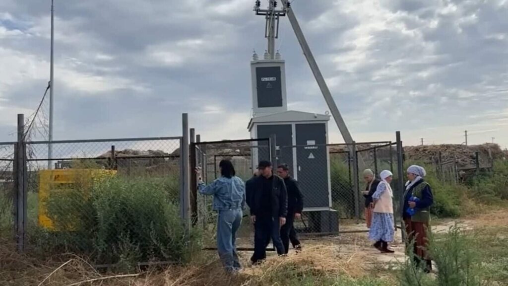 Охранницу медпункта нашли мертвой возле генератора в Атырауской области