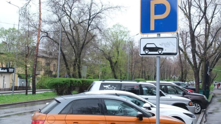 4 қазаннан бастап Алматыдағы автотұрақтар 200 теңгеге қымбаттайды