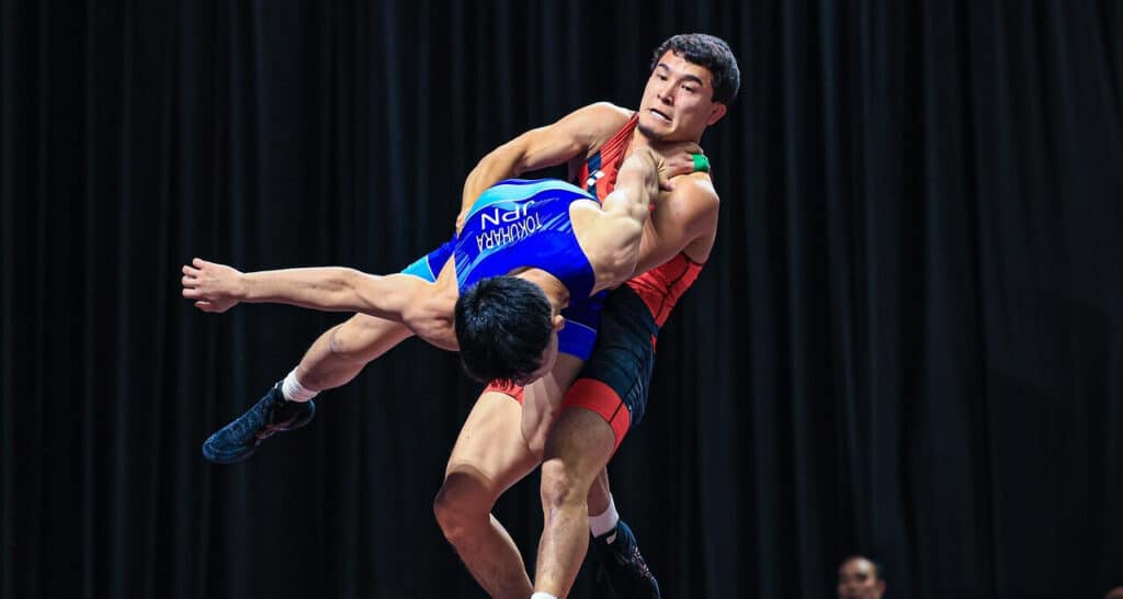 Айбек Айтбеков и Юсуф Ашрапов стали чемпионами мира U23 по греко-римской борьбе в Лас-Вегасе. Темирлан Турдакын вышел в еще один финал.