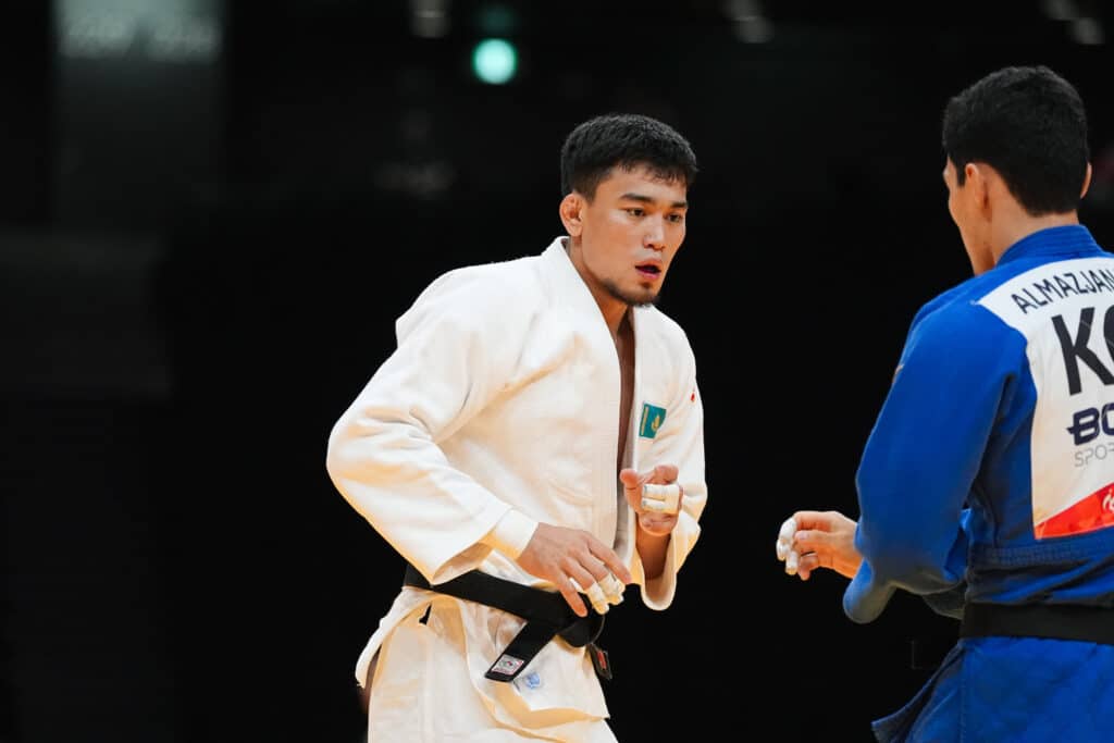 Адилет Алмат и Ажар Асхат вышли в финалы Азиатских игр-2026 по дзюдо. Дана Абдирова и Есмигуль Куюлова поборются за бронзовые медали.