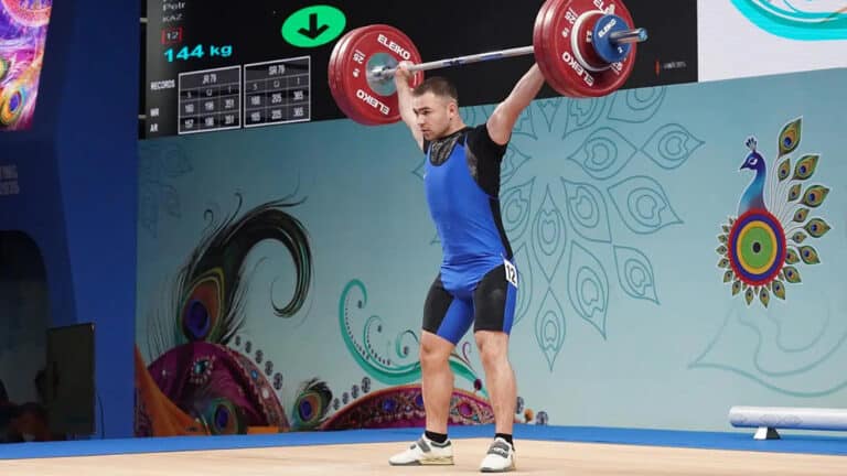 Штангист Петр Хребтов занял 14-е место на чемпионате мира в Китае