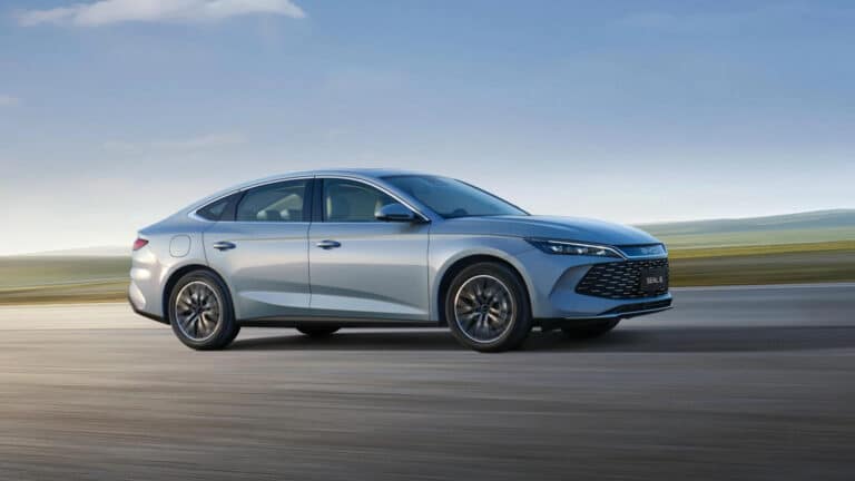 BYD Seal 6 проехал 1 557 км на одном баке и заряде по Казахстану