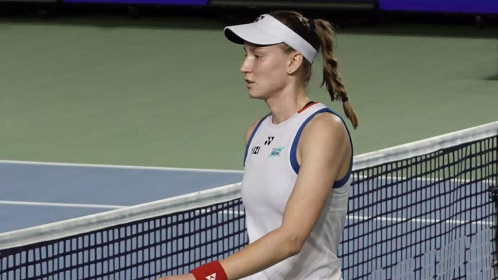 Королева тенниса Елена Рыбакина выиграла 18-й титул в биографии