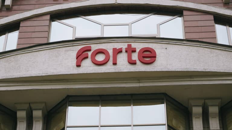 ForteBank продал контрольный пакет акций ForteLeasing
