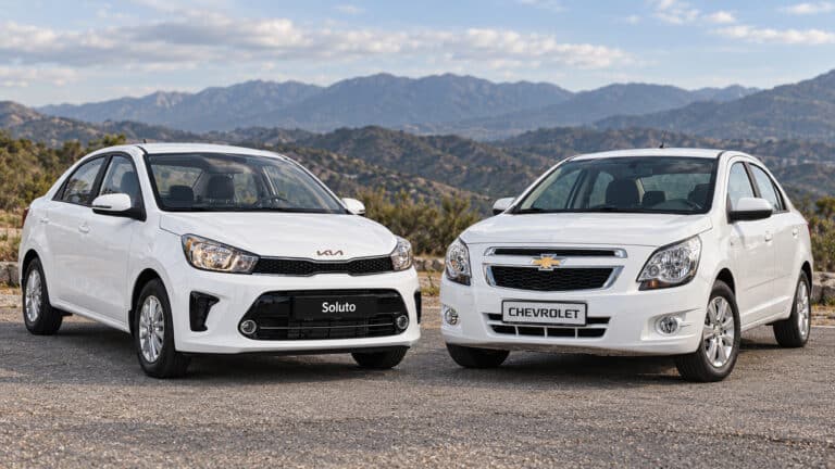Chevrolet Cobalt против Kia Soluto что выбрали владельцы