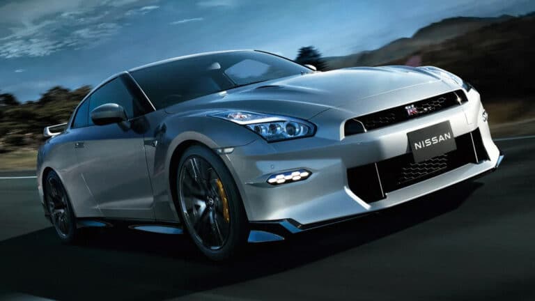 Kia задумалась о спорткаре в духе Nissan GT-R