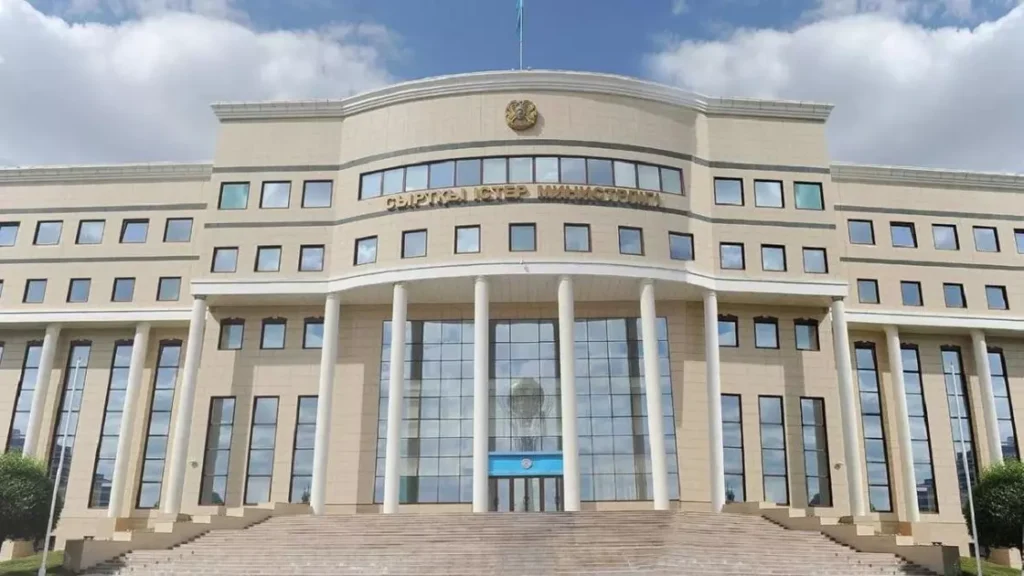 МИД РК отреагировал на новые обращения казахстанцев из зоны боевых действий