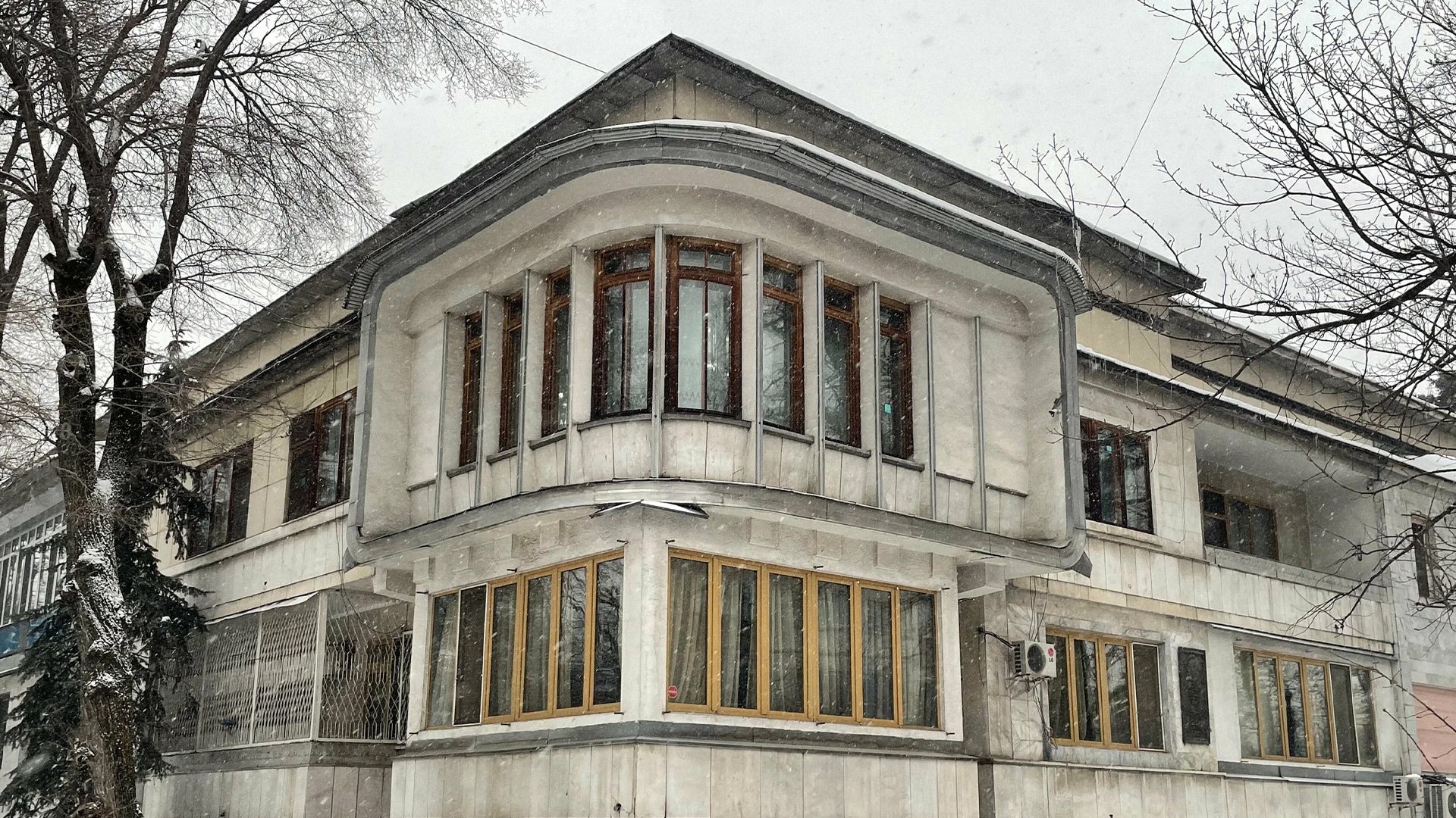 От Кунаева до громкого ограбления: что скрывают дома Алматы, попавшие под реновацию