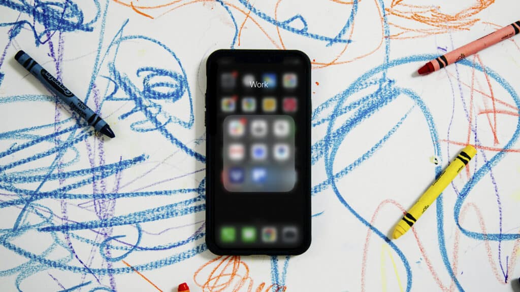 Face ID и AgeKey от Meta: как в Казахстане ограничат соцсети детям до 16 лет