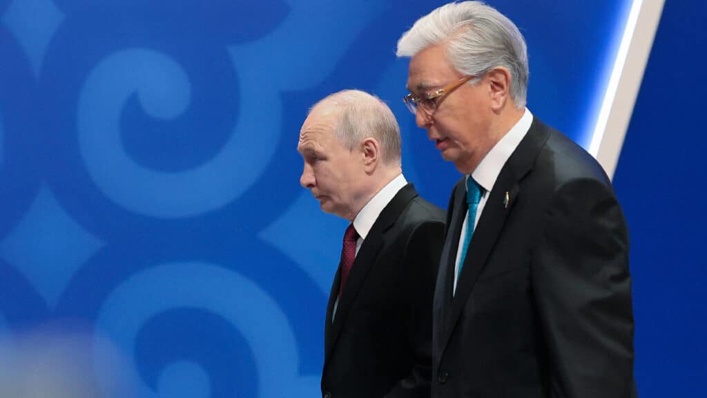 Токаев позвонил Путину и поздравил его с днем рождения