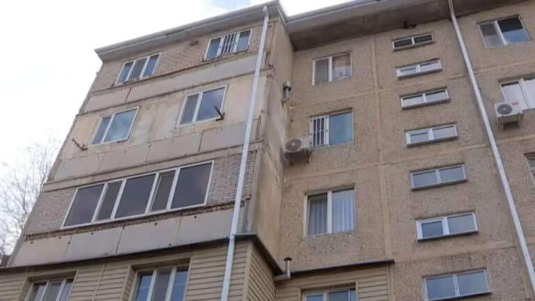 Шымкенттегі пәтерлердің бірінде екі бала жұмбақ жағдайда қайтыс болды