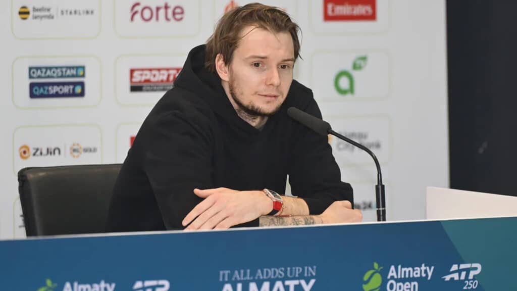 Александр Бублик никак не может стартовать на Almaty Open-2026 в одиночном разряде