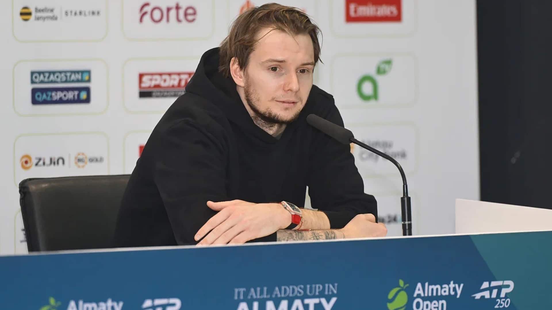 Александр Бублик без борьбы вышел в четвертьфинал Almaty Open-2026