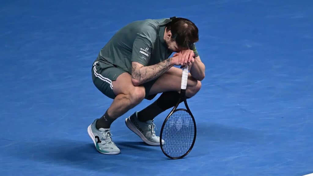 Александр Бублик из-за травмы не доиграл полуфинал Almaty Open