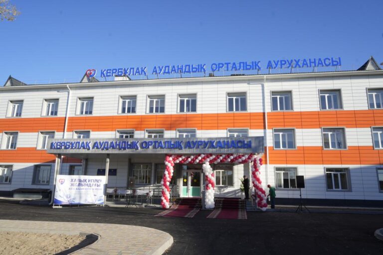 Больницу в Сарыозеке отремонтировали впервые с 1986 года