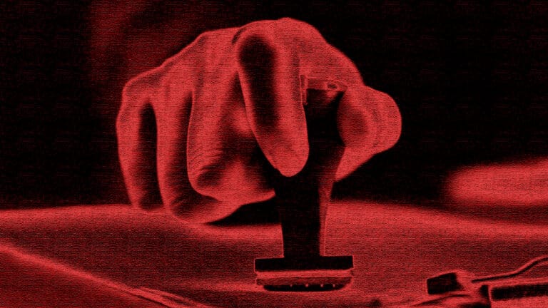 В Казахстане лишили лицензий семь МФО с кредитным портфелем на 17,6 млрд теңге