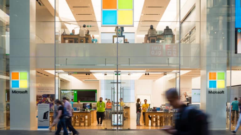 Microsoft предложил каждому четвертому сотруднику уволиться добровольно
