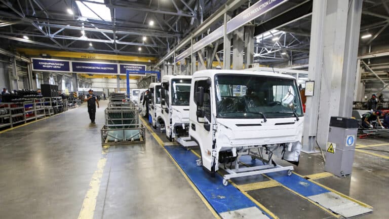 Казахстанский автозавод поставит в Беларусь 790 машин на $30 млн