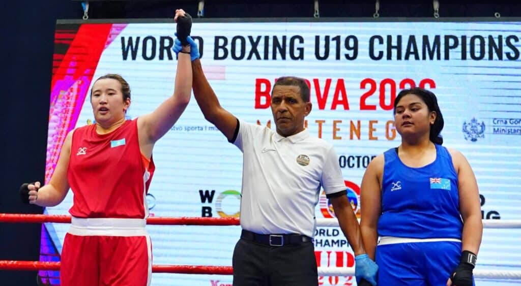 Зарина Толыбай вышла в полуфинал ЧМ U19 по боксу и гарантировала Казахстану первую медаль. Асканбай, Калабай и Тайбеков также одержали победы.