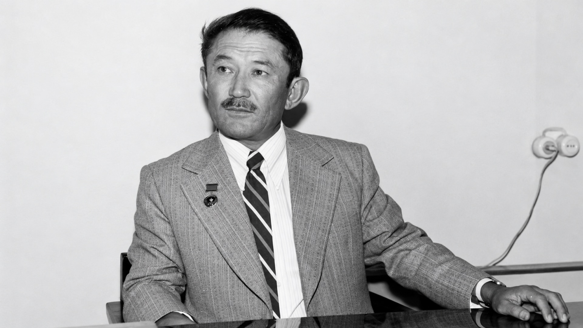 Шамши Калдаяков