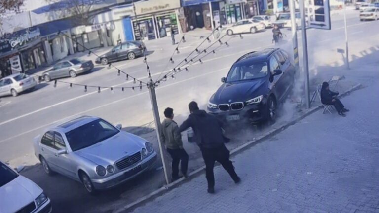BMW выехал на тротуар и сбил трех женщин в Жамбылской области