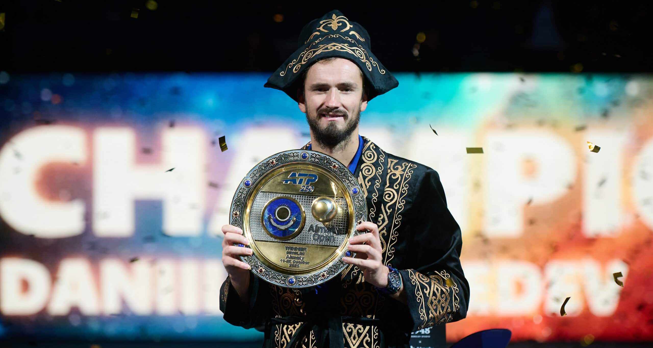  Даниил Медведев после победы на Almaty Open рассказал о первой защите титула в карьере, борьбе за Итоговый турнир ATP и отношении к турниру в Алматы.