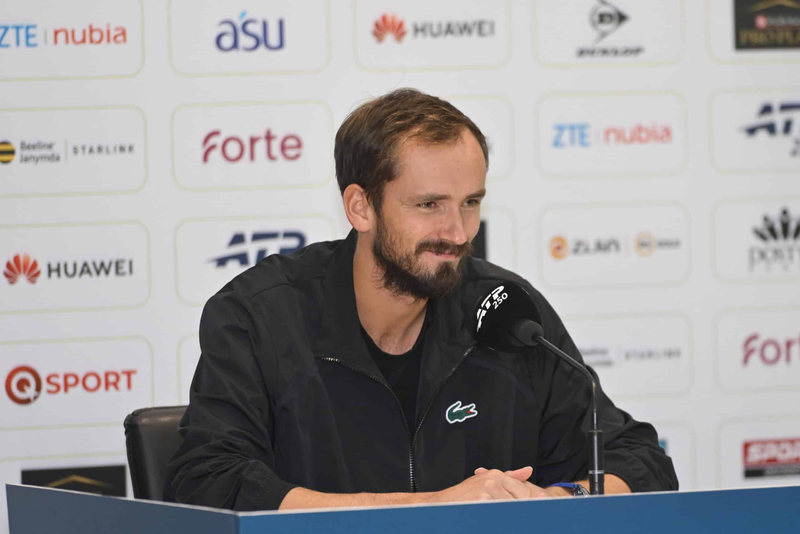 Даниил Медведев перед Almaty Open-2026 рассказал о своей форме, гонке за Итоговый турнир ATP, возможном полуфинале с Александром Бубликом и возвращении в Алматы.