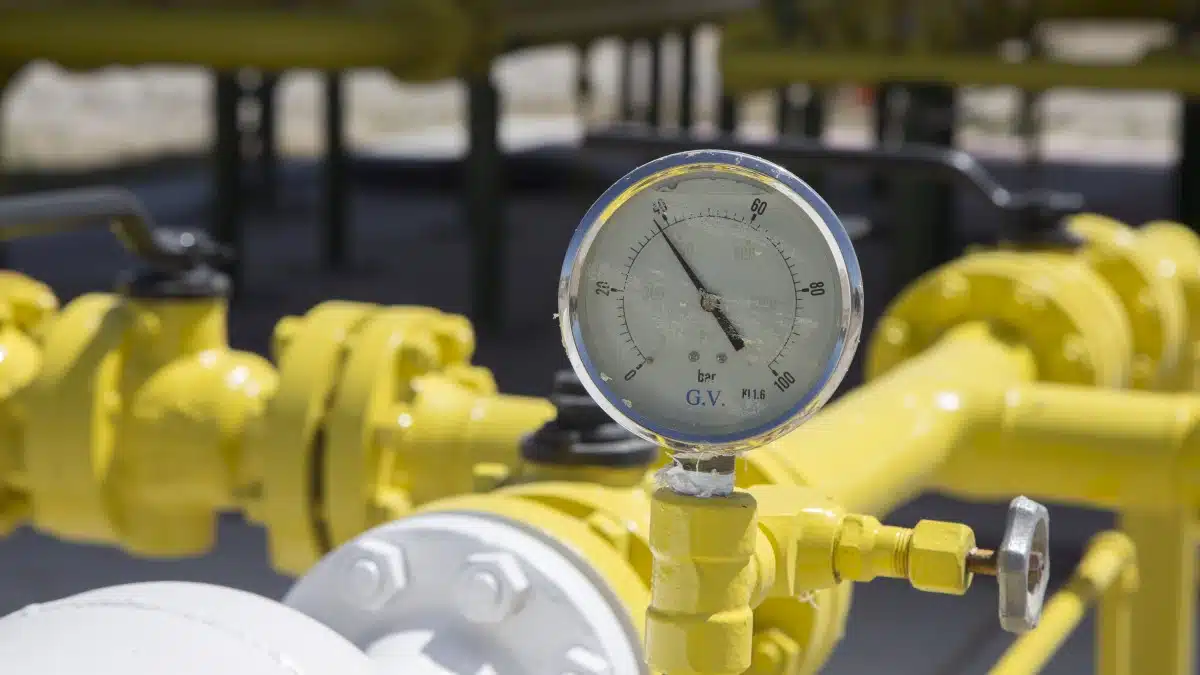 Елде сұйытылған газ экспортына салынған тыйым тағы 6 айға созылды