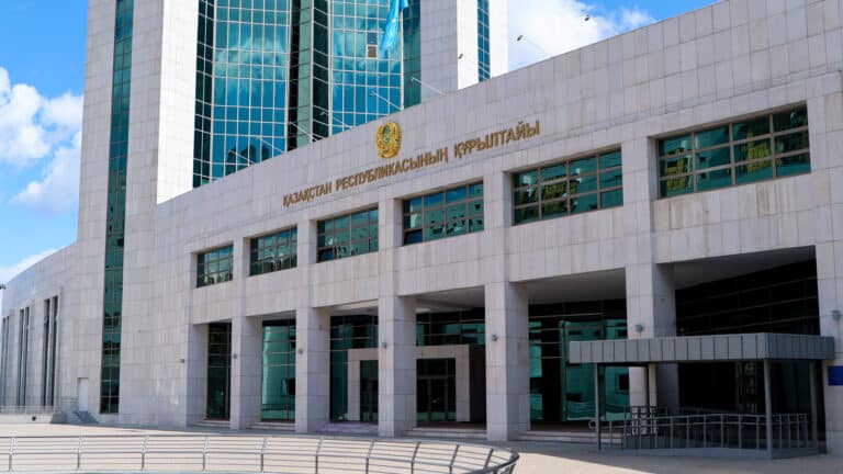 Журналистер Құрылтайдан тақырыптан тыс сауал қоюға рұқсат беруді сұрайды