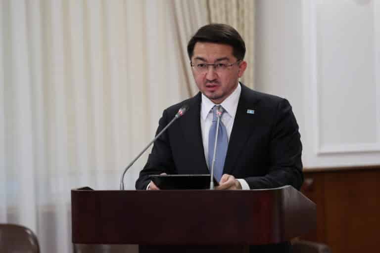 Мәдиев 2027 жылы Екібастұзда алғашқы дата орталық іске қосылады деп уәде берді