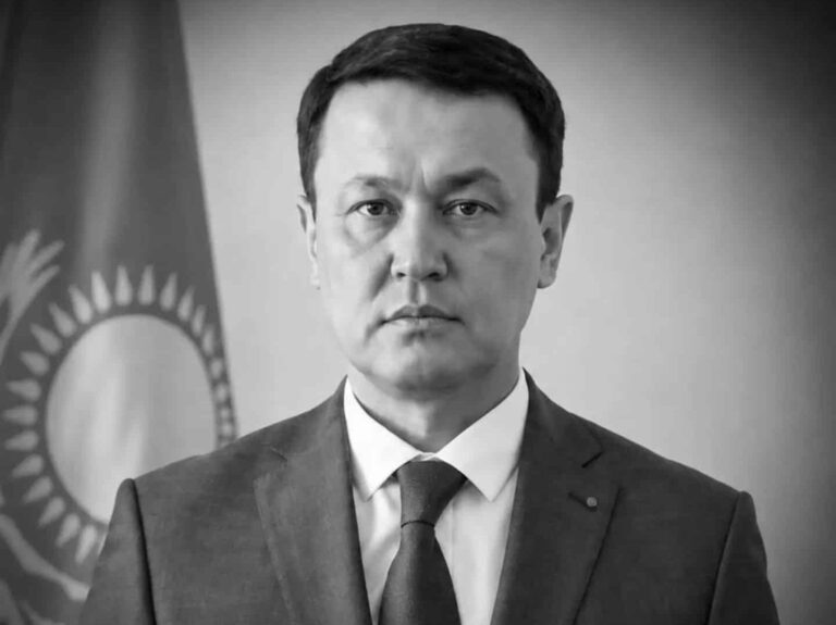 Тело чиновника обнаружили в квартире спустя две недели после смерти в Атырау