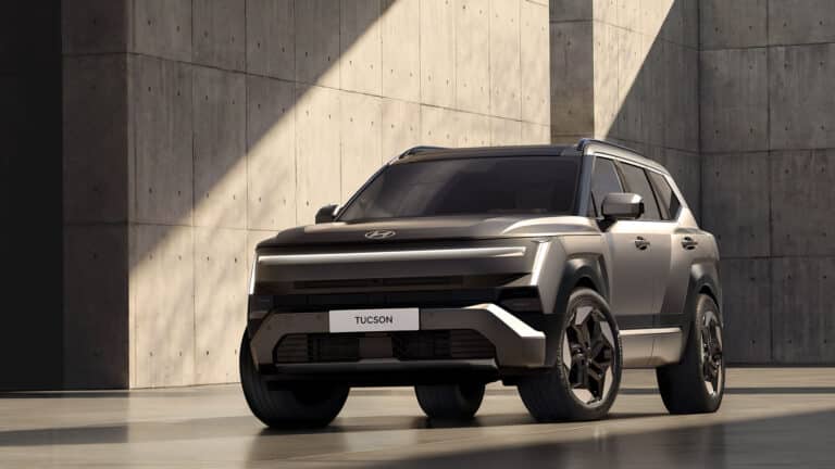 Hyundai представила новый Tucson с гибридом на 292 силы