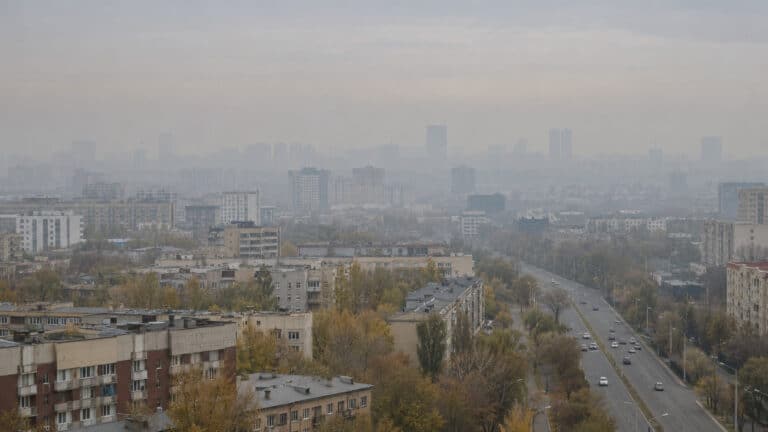 Загрязняющие вещества в воздухе прогнозируют в девяти городах Казахстана