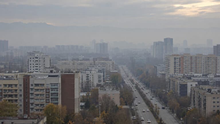 Грязный воздух угрожает шести городам Казахстана 17 октября