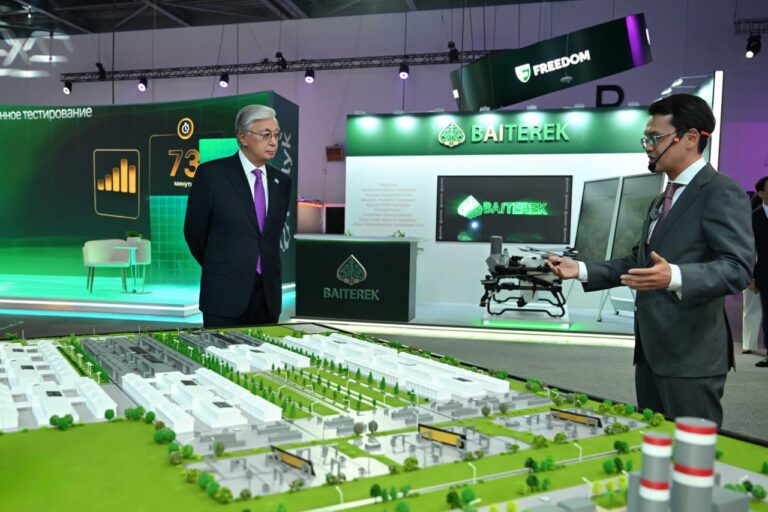 Тоқаев жасанды интеллект жобаларымен танысты