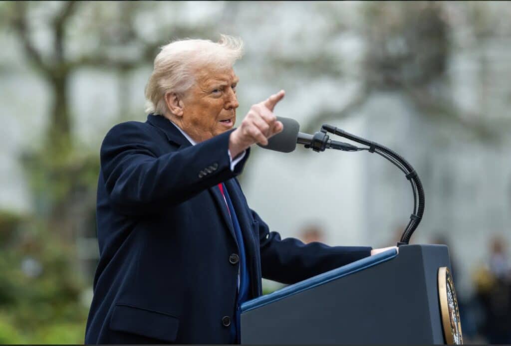 Трамп потребовал отменить сезонный перевод времени в США