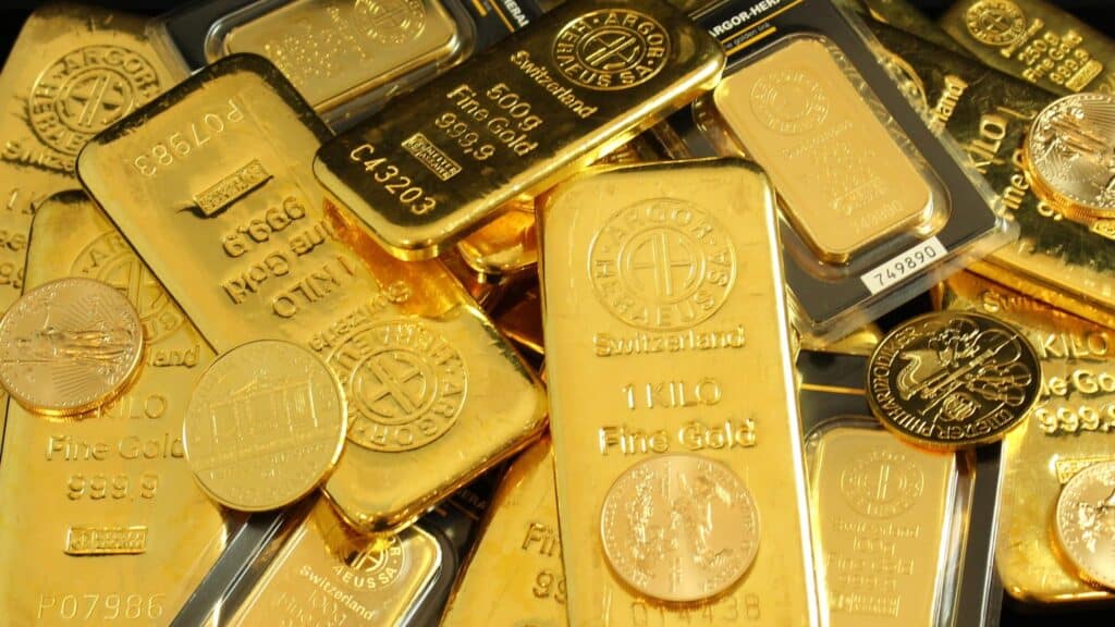 Золото на 182 млн теңге пытались вывезти из Казахстана в обуви